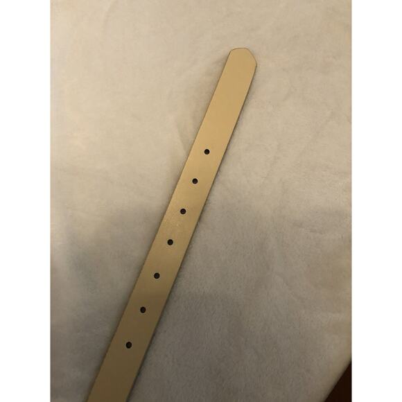 A New Day Womens Belt Small Pale Yellow Leather Chunky Center Bar Buckle NEW - Picture 7 of 9